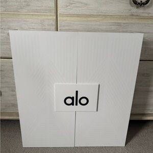 ALO Yoga Advent Calendar JUST BOX